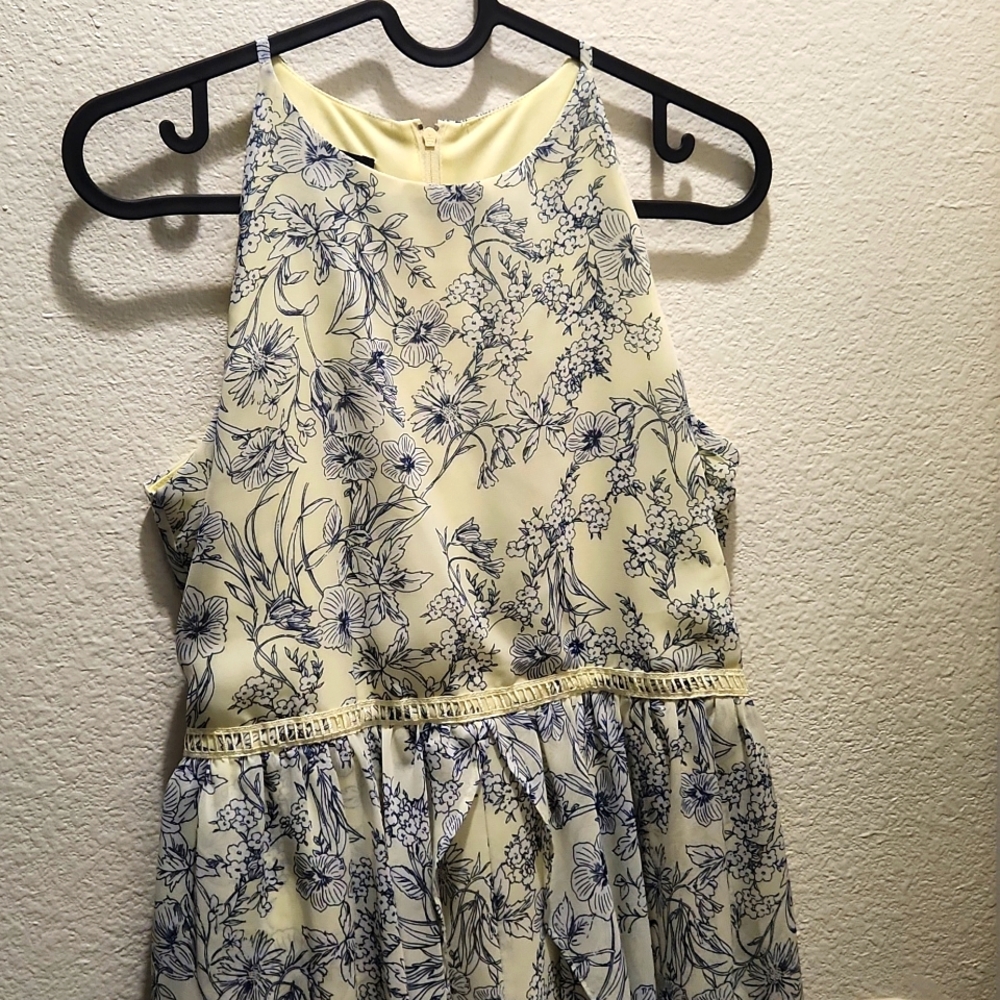 Floral Maxi romper dress, Amy Byer size   16  girls, light yellow